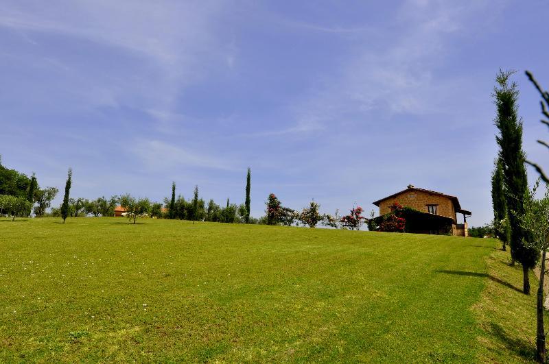 Borgo Nociquerceto Hotel Tarano Exterior photo