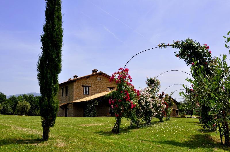 Borgo Nociquerceto Hotel Tarano Exterior photo