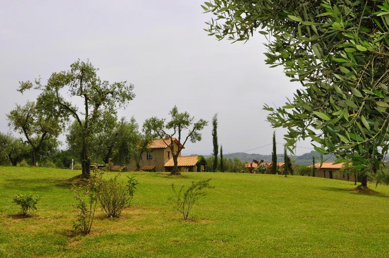 Borgo Nociquerceto Hotel Tarano Exterior photo