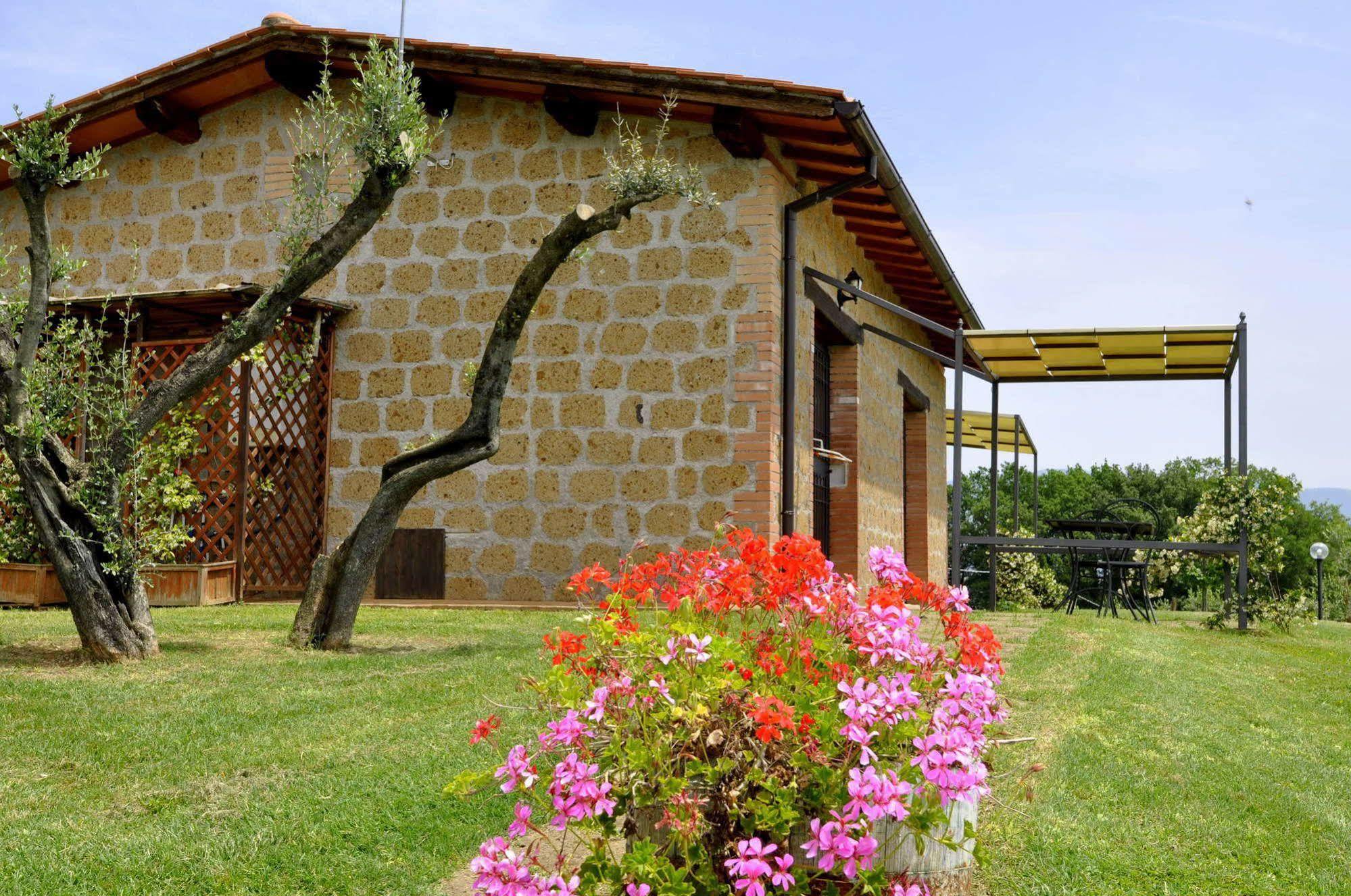 Borgo Nociquerceto Hotel Tarano Exterior photo