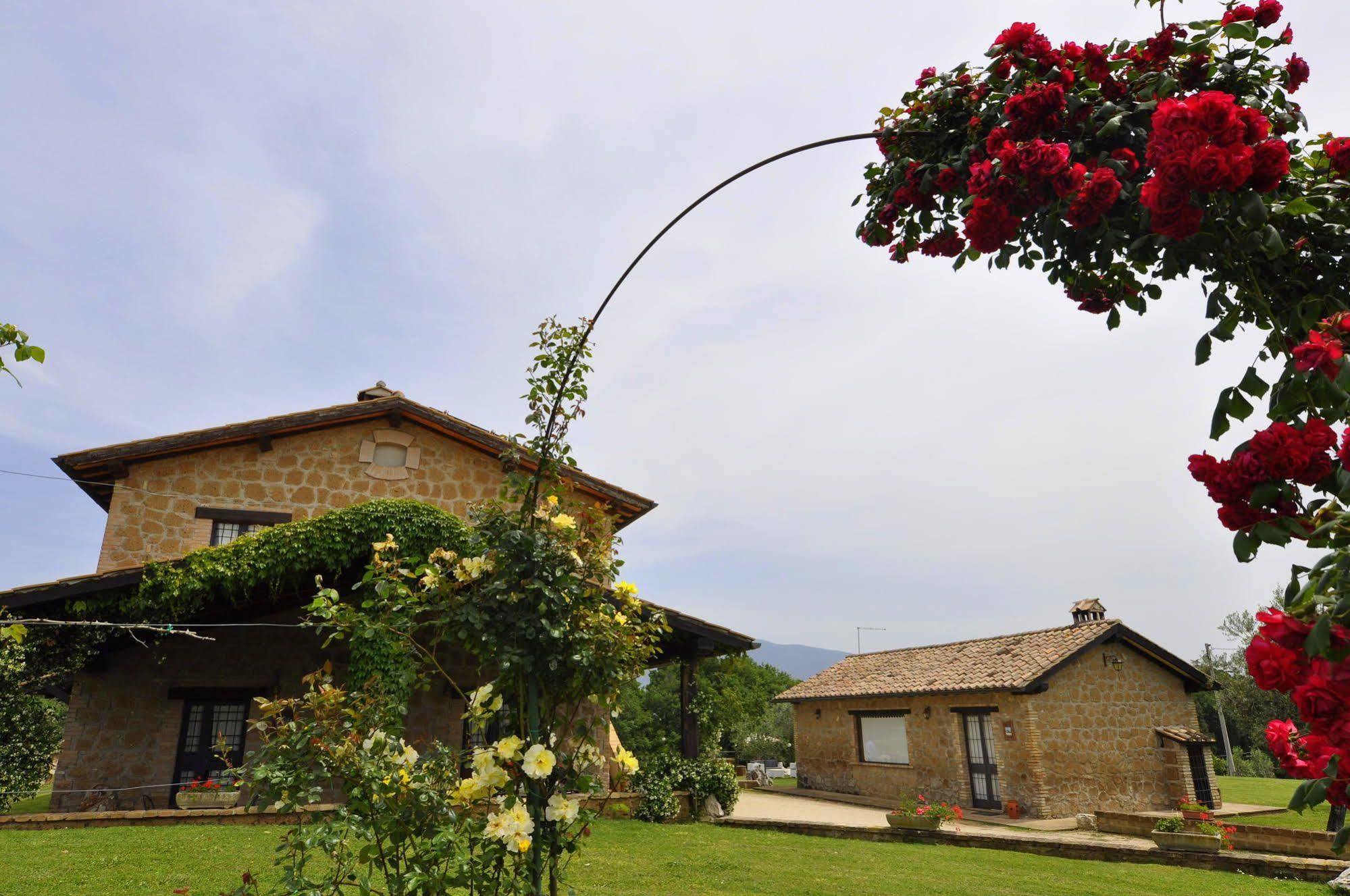 Borgo Nociquerceto Hotel Tarano Exterior photo