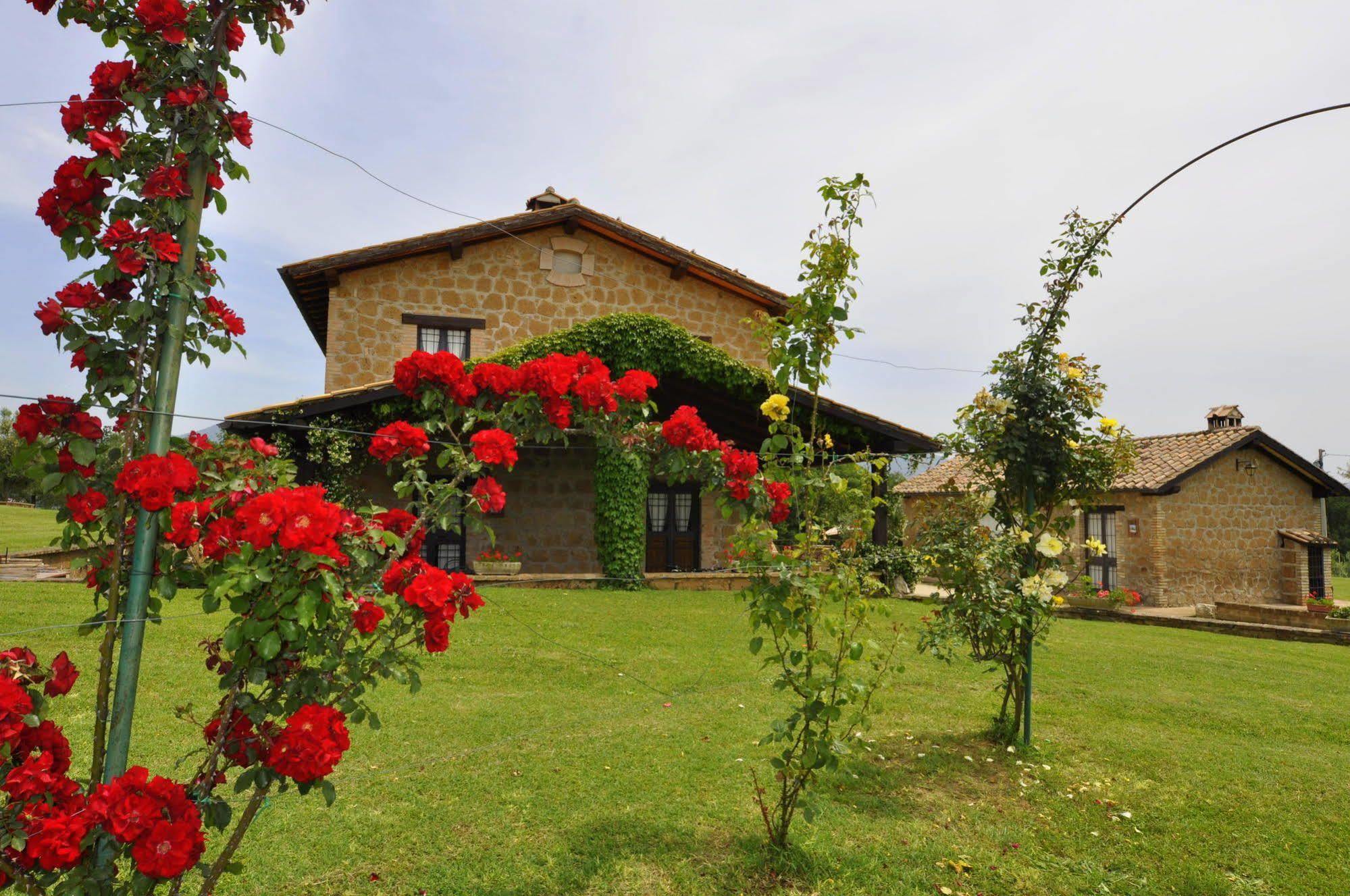 Borgo Nociquerceto Hotel Tarano Exterior photo